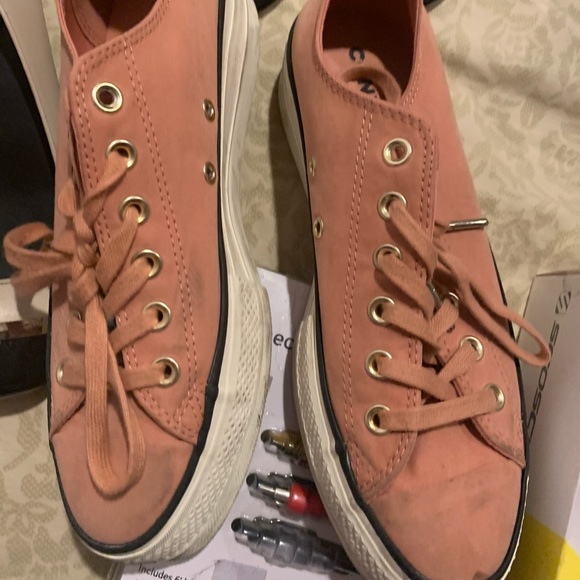 Converse - Picture 2 of 2